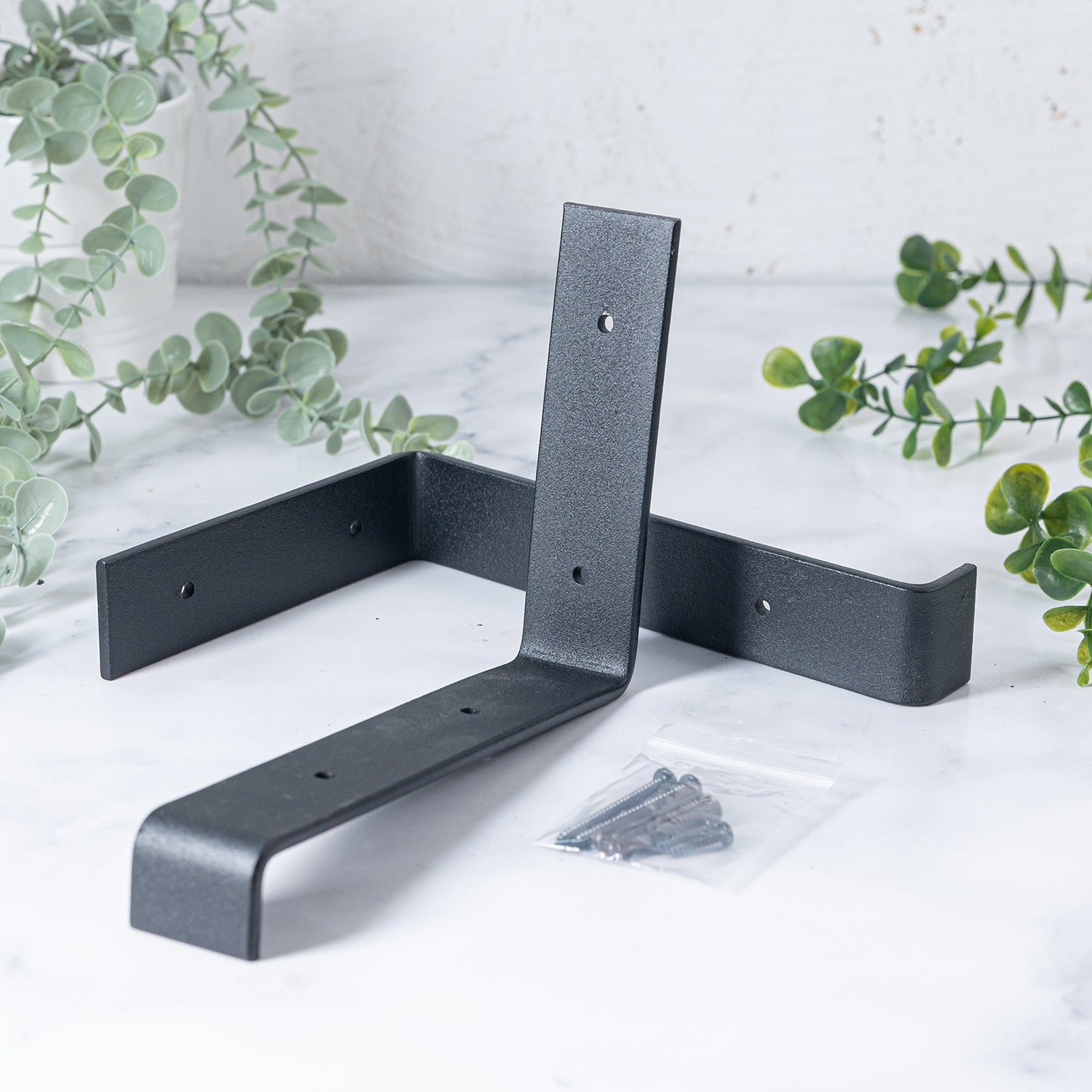 Black Down-Style Scaffolding Brackets for 200mm depth shelves (Pair)