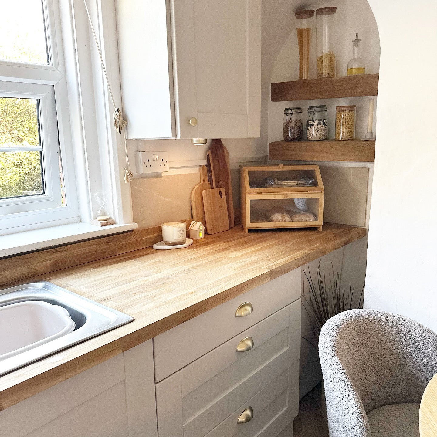 Solid Oak worktops - homebyellesse